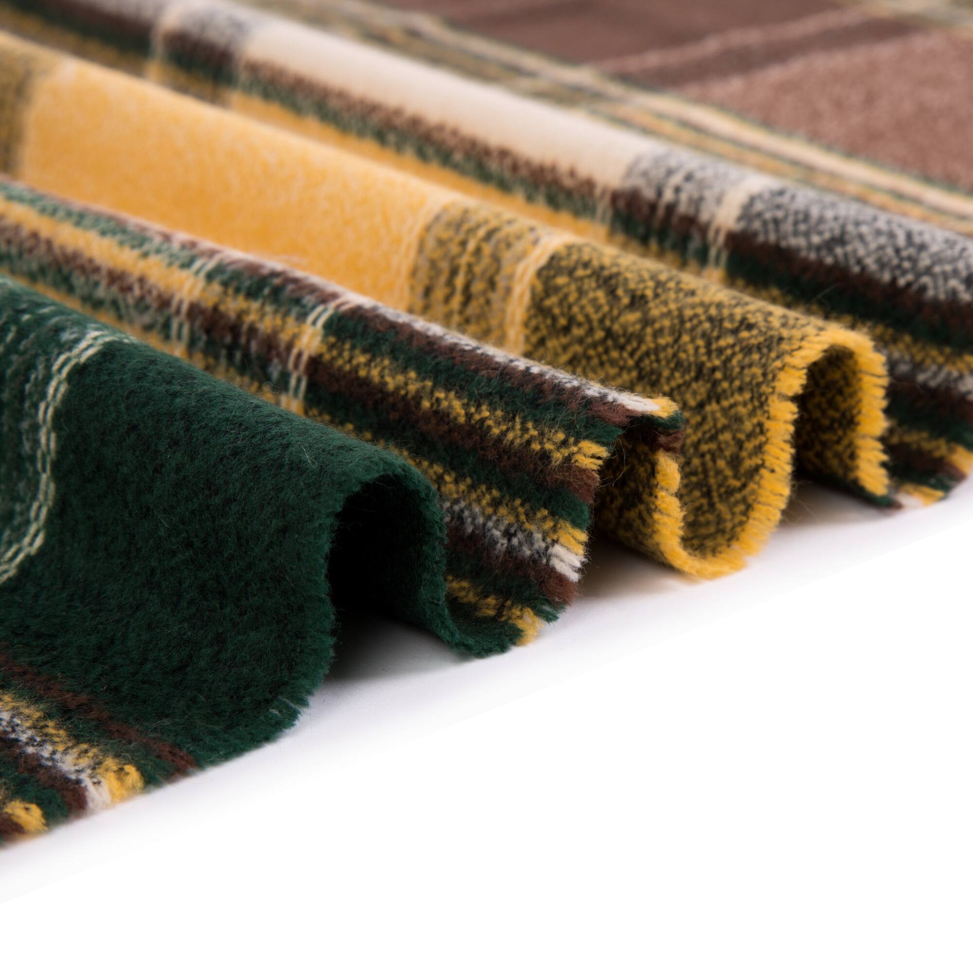 Glitzhome® Fashion Plaid Scarf with Tassels Set